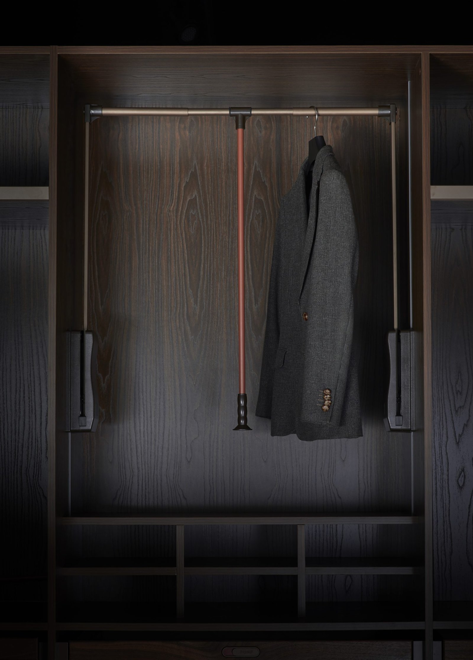 Clothes Hanger Lifter