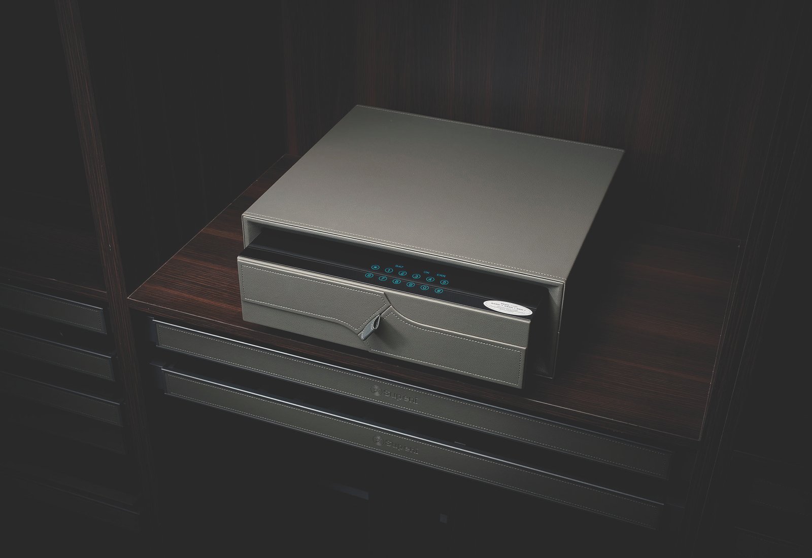 Leather Safe Box></a><h3><a href=