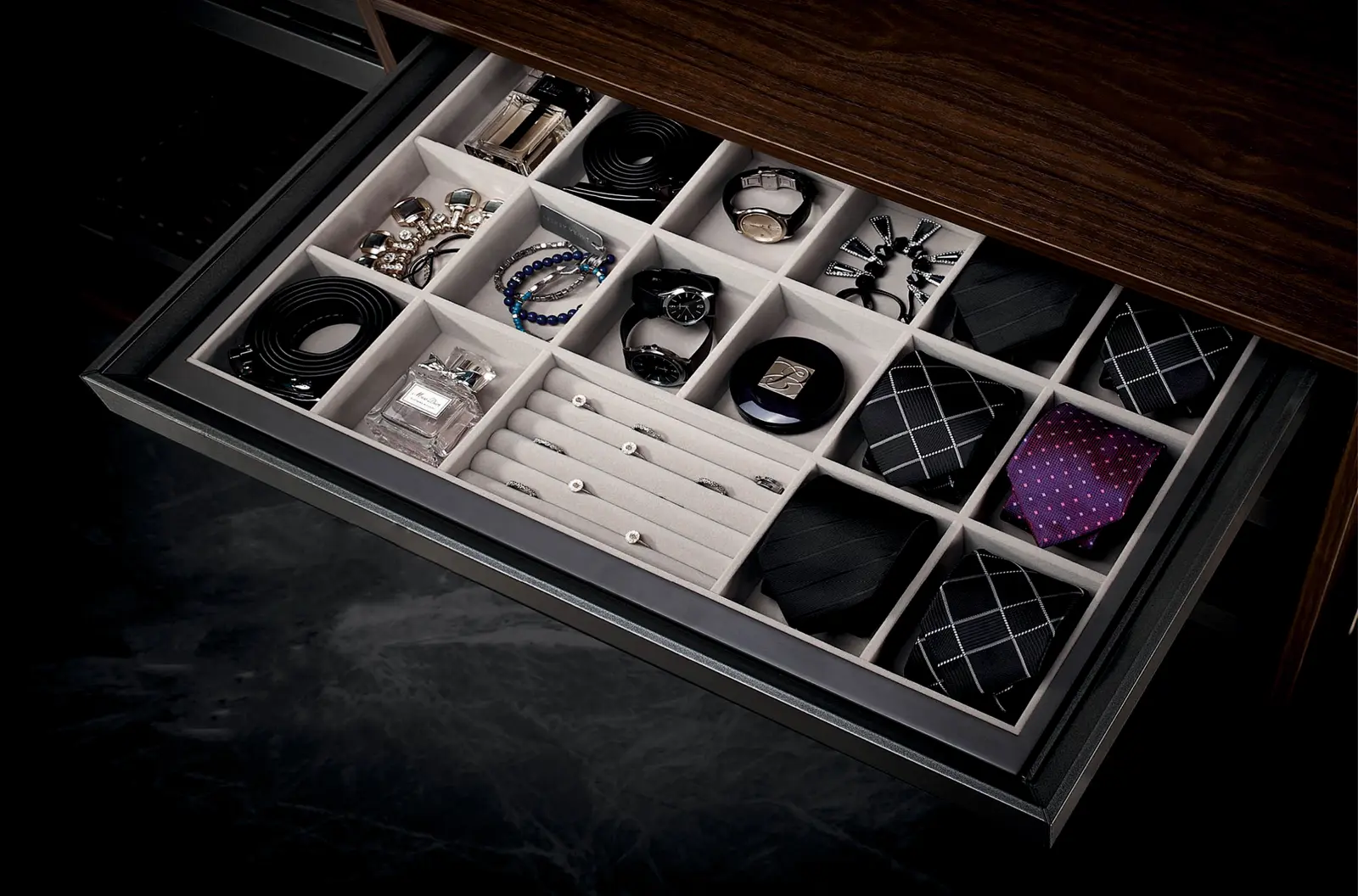 Velvet Jewellery Box></a><h3><a href=