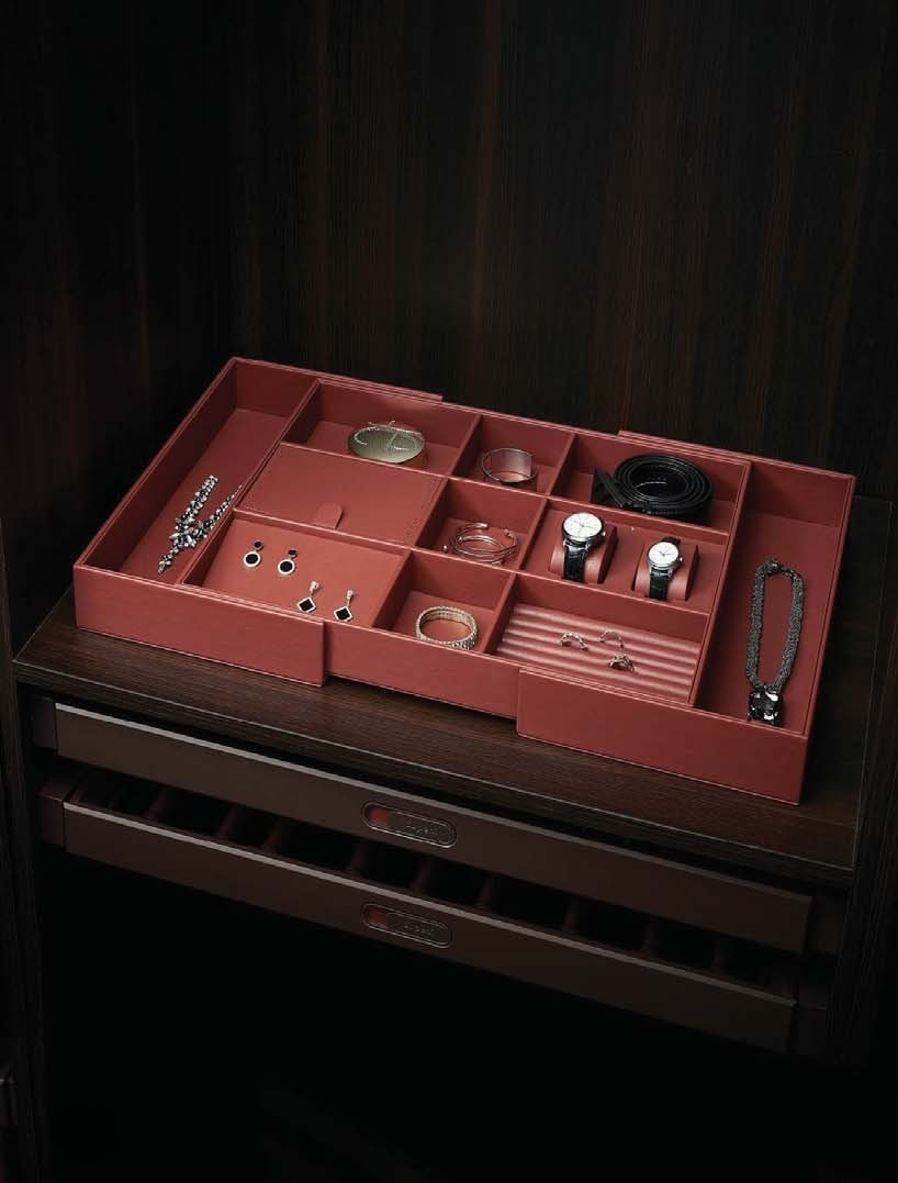 Adjustable Leather Storage></a><h3><a href=